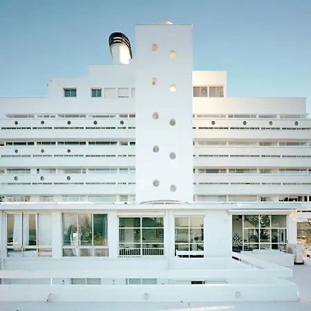 Tropez En Style! Chic & Saint-Tropez