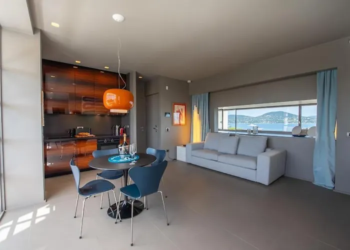 Tropez En Style! Chic & *